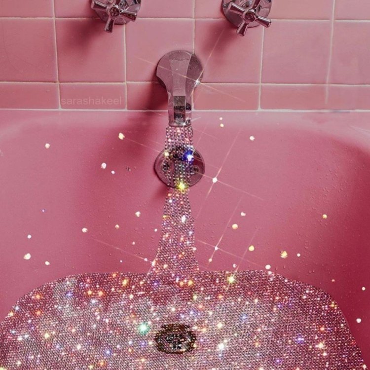 Pink glitter aesthetic