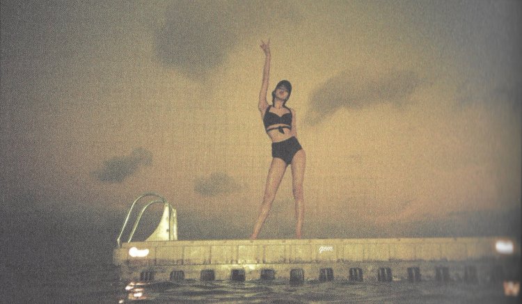 BLACKPINK Lisa Photobook scan