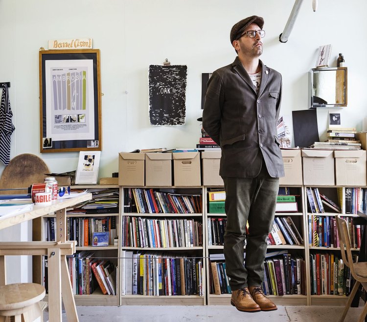 Mia Alves with short hair