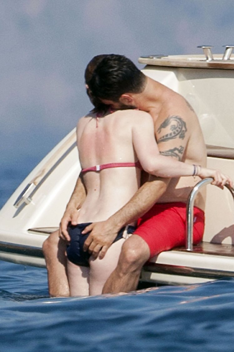 Bonnie Wright photo in swimsuit