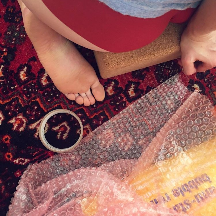 Bonnie Wright barefoot