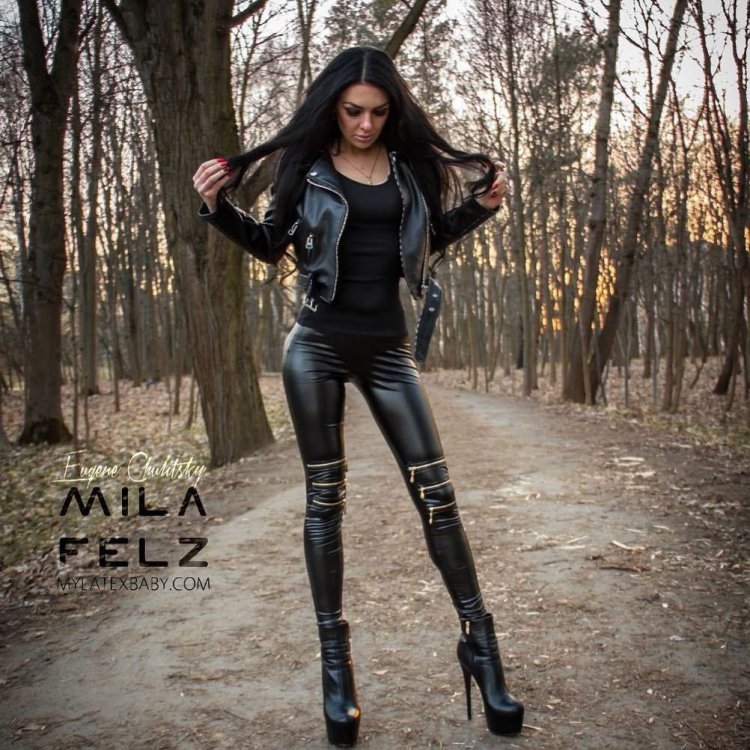Latex Mila Felz