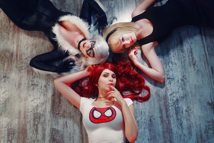 Spiderman and black cat comics