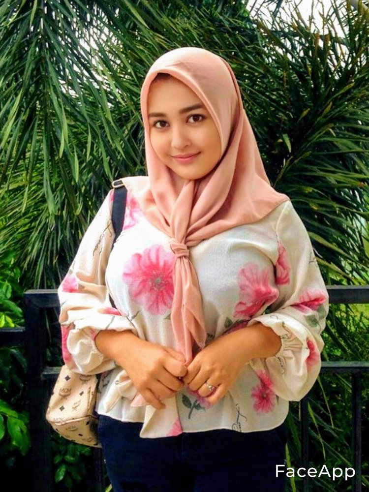Tight hijab
