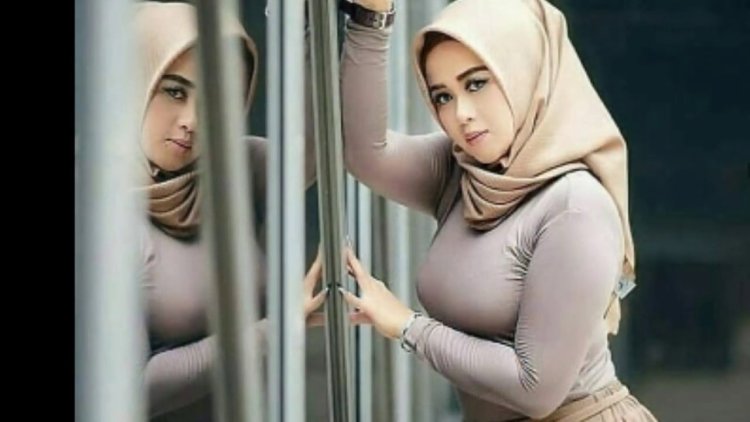 Modest muslim woman