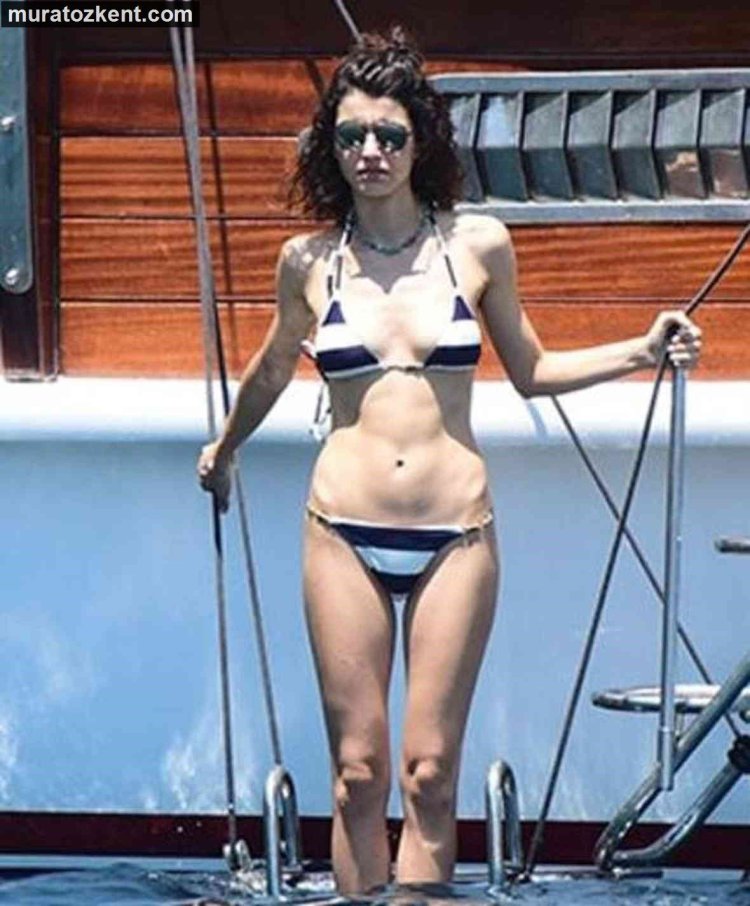 Beren saat bikini