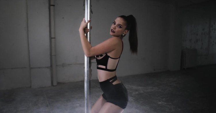 Barbara Palvin Love Advent