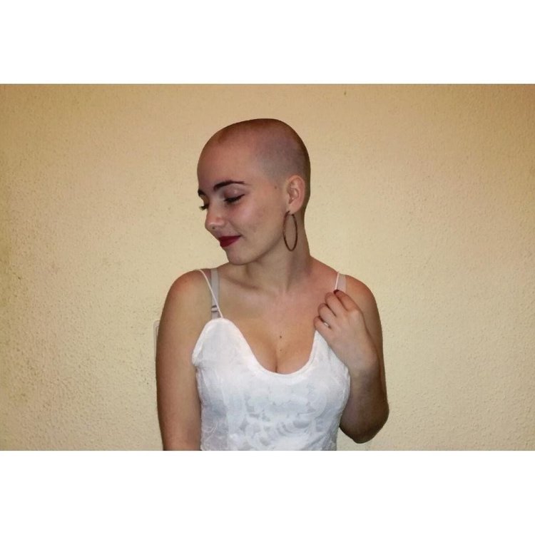 Bald girls in Japan