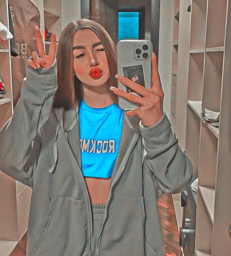 Lady Diana Bunny style