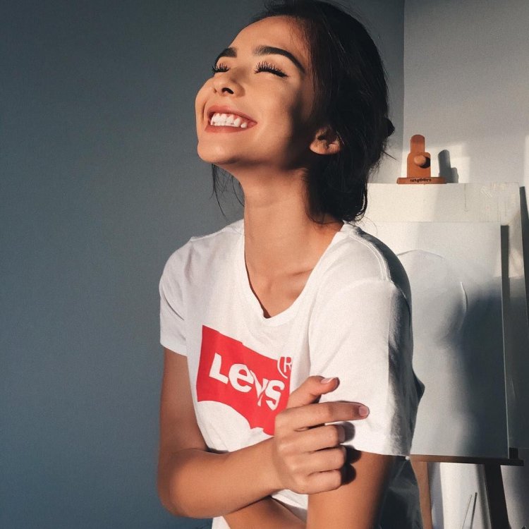 Girl smiling Aesthetics