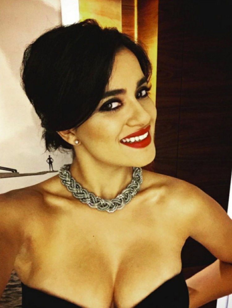 Paulina Gaitan topless