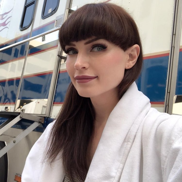 Transgender Natalie Mars