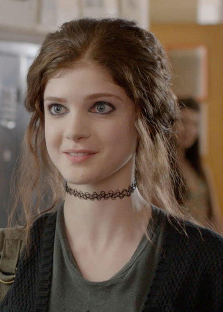 Elena Kampouris legacy of Jupiter