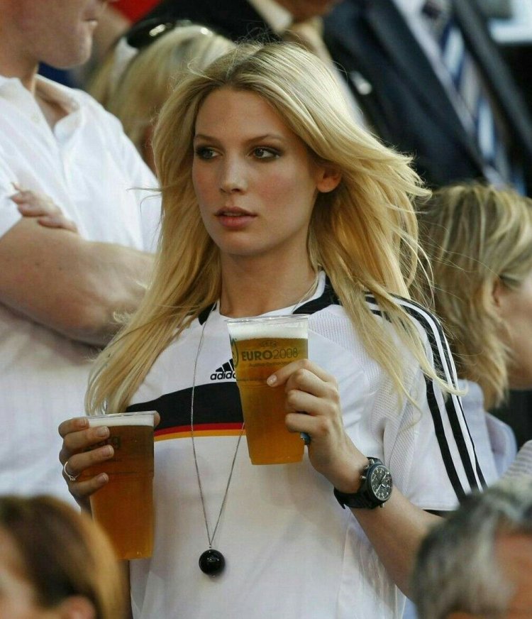 Sarah brandner cheerleader