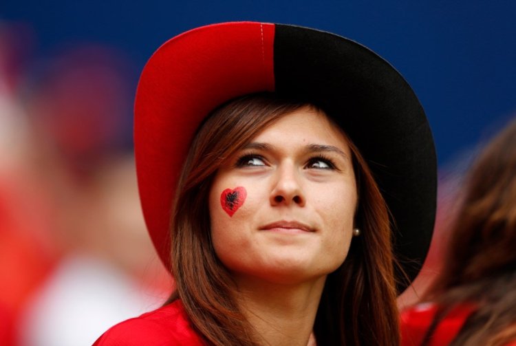Fans of the Albanian national team