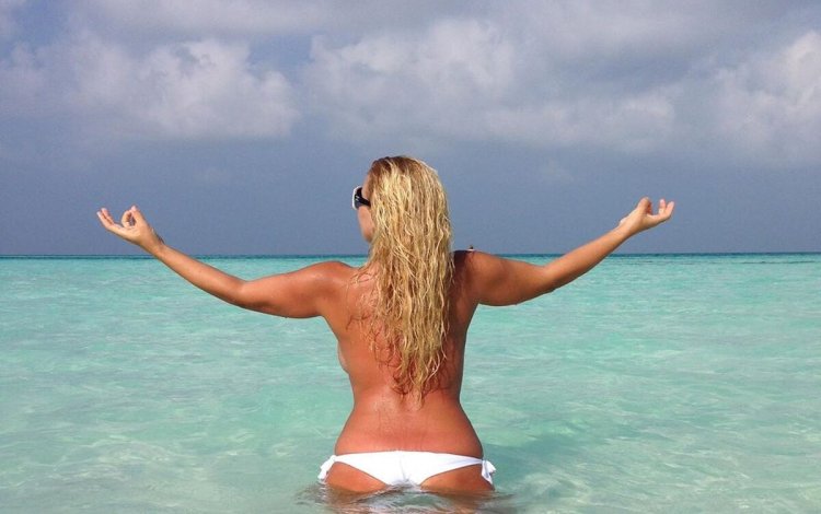 Ekaterina Odintsova v kupalnike