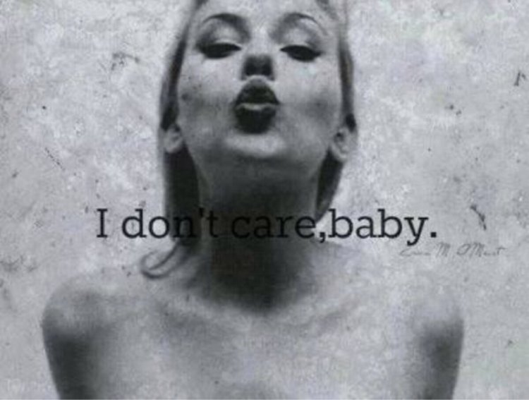 Scarlett johansson plum