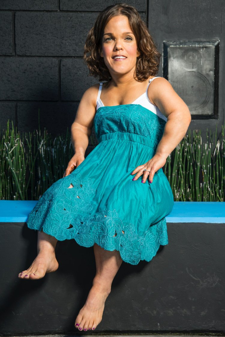 Britney Guzman midget