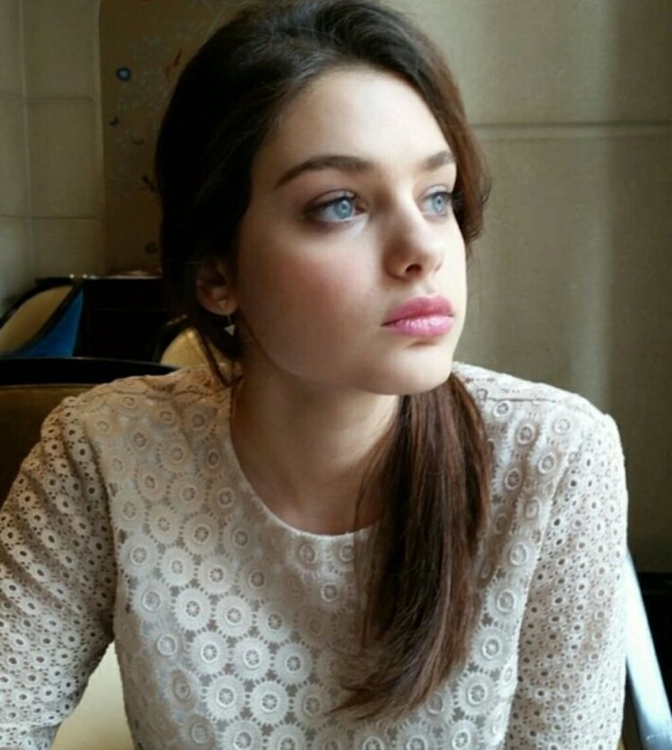 Odeya Rush without makeup