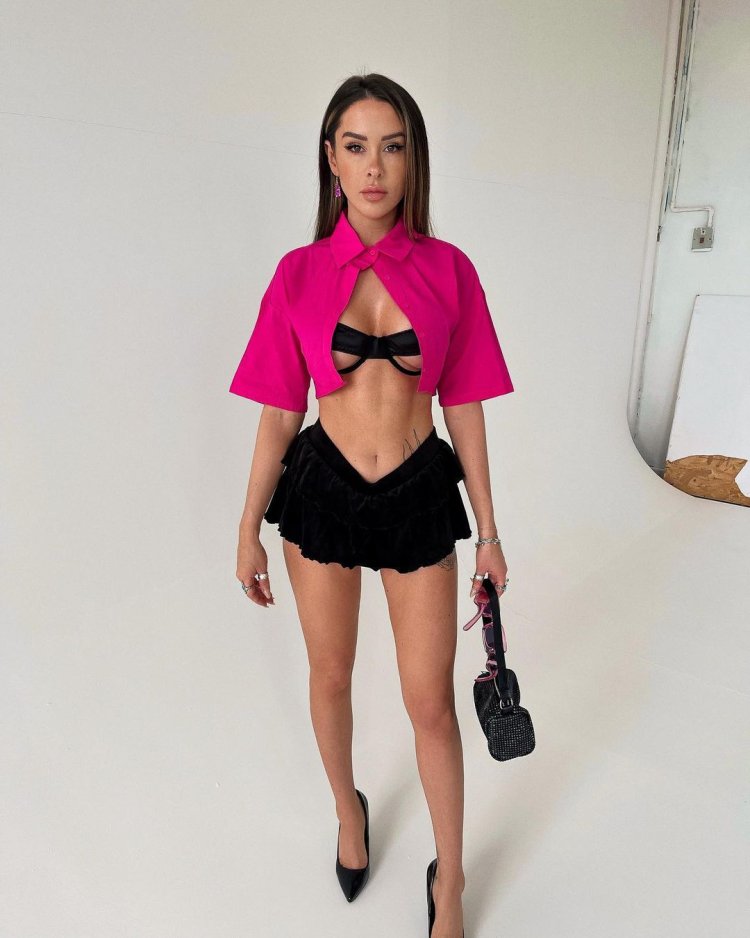 Stylish girl drawing