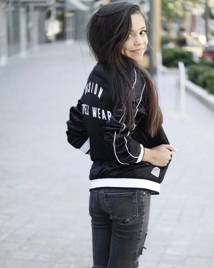 Jenna Ortega how old is 19 years old