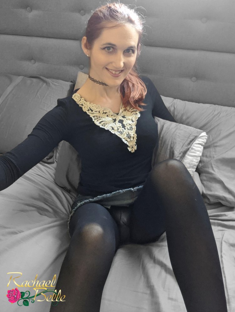 Suits Rachel and Mike kiss