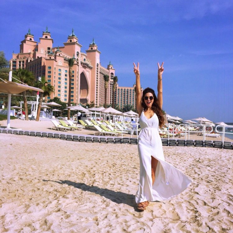 Dubai clothes for women tourists