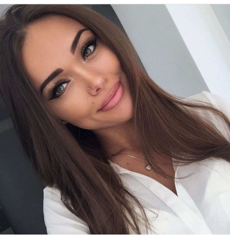 The most beautiful selfie girls