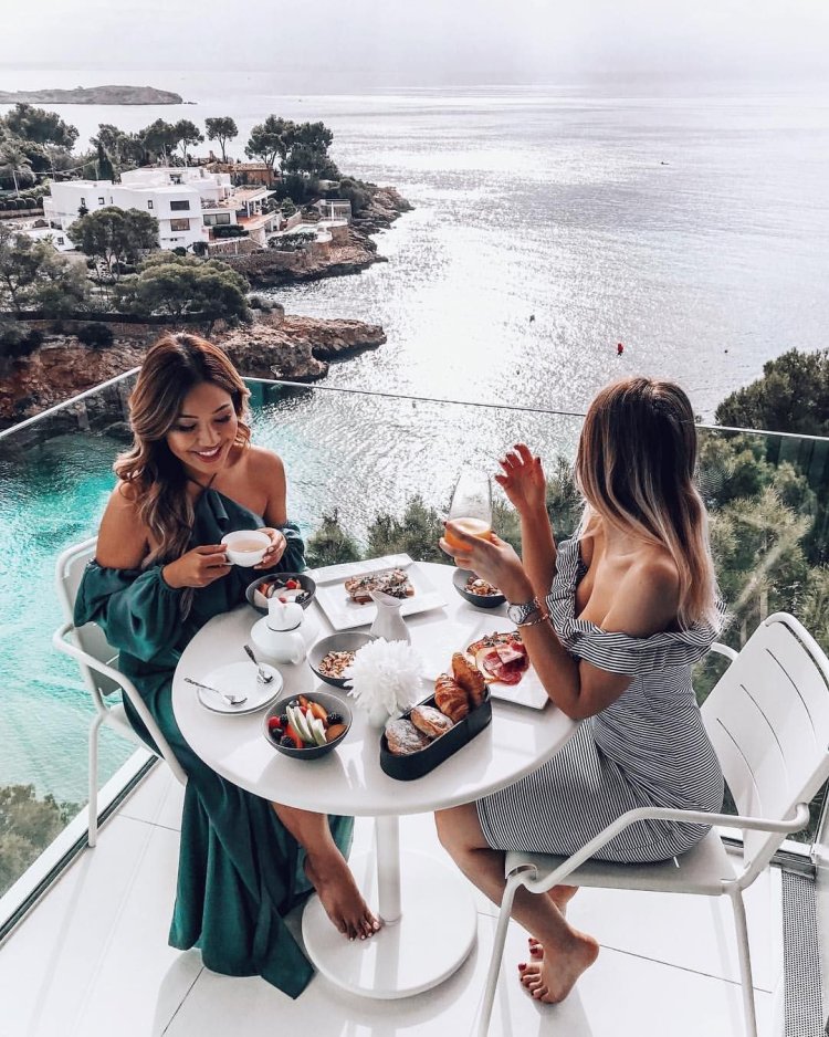 Friends in a restaurant