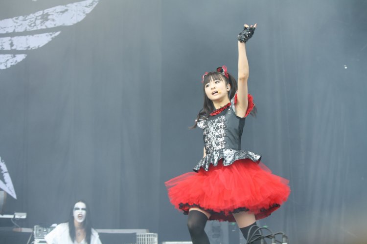 MOA Kikuchi with fans