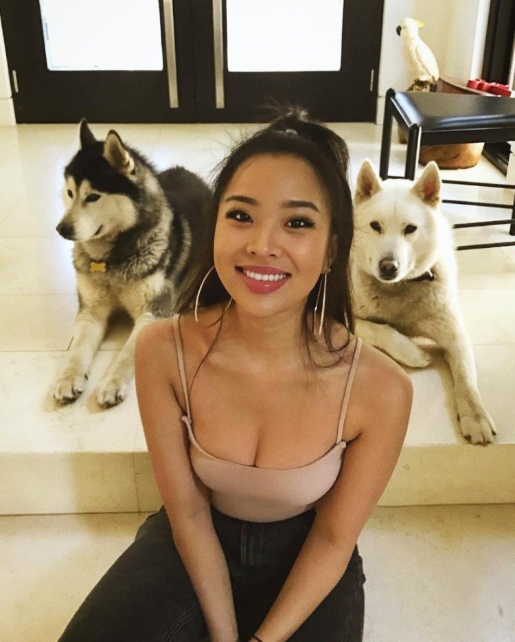 Asian doggy girls