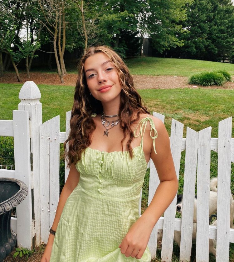 Sissy Sheridan in blue