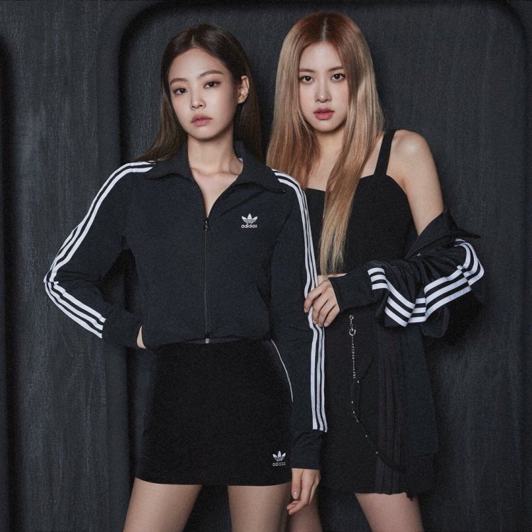 Jennie and Rose BLACKPINK