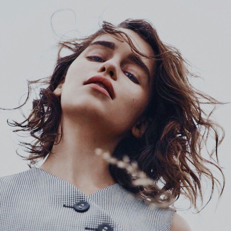 Rose Williams and Emilia Clarke