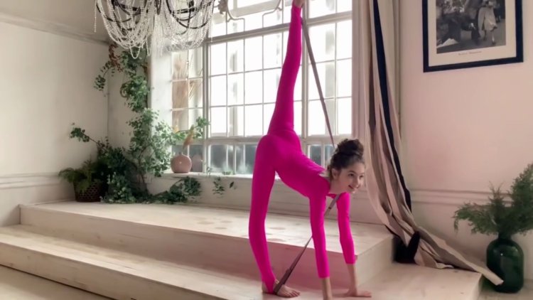 Mari Kruchkova Bikini