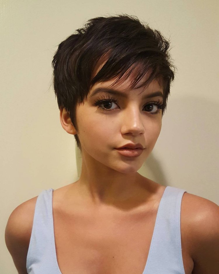 Daria Moroz with short hair