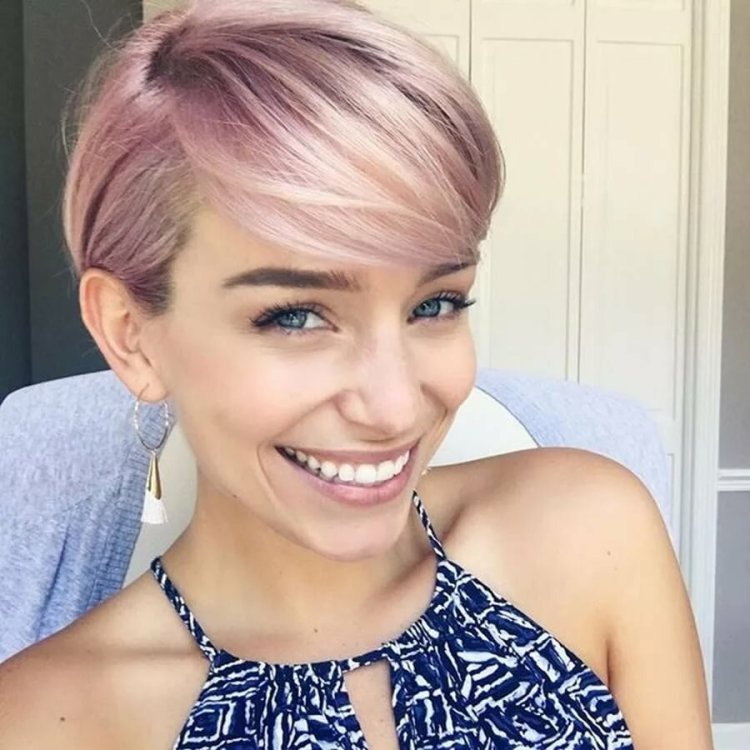Photoshoot of a girl with short hair