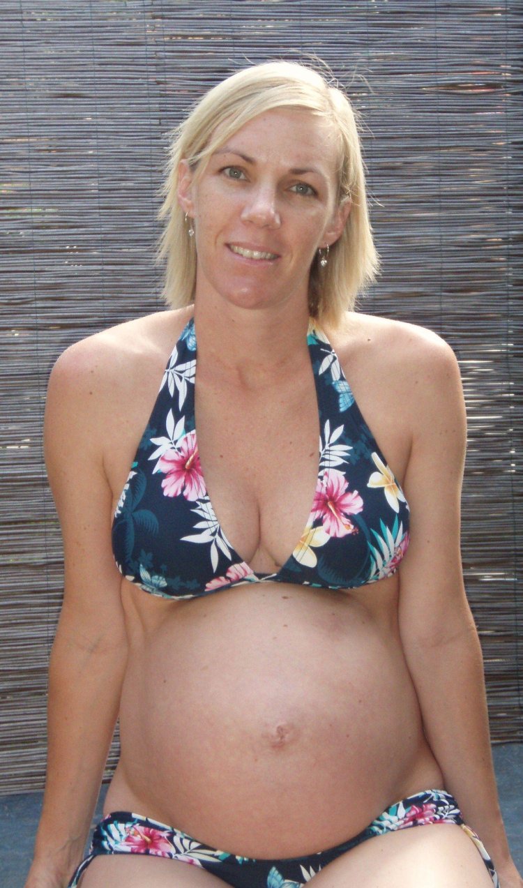 Sideboob in the street