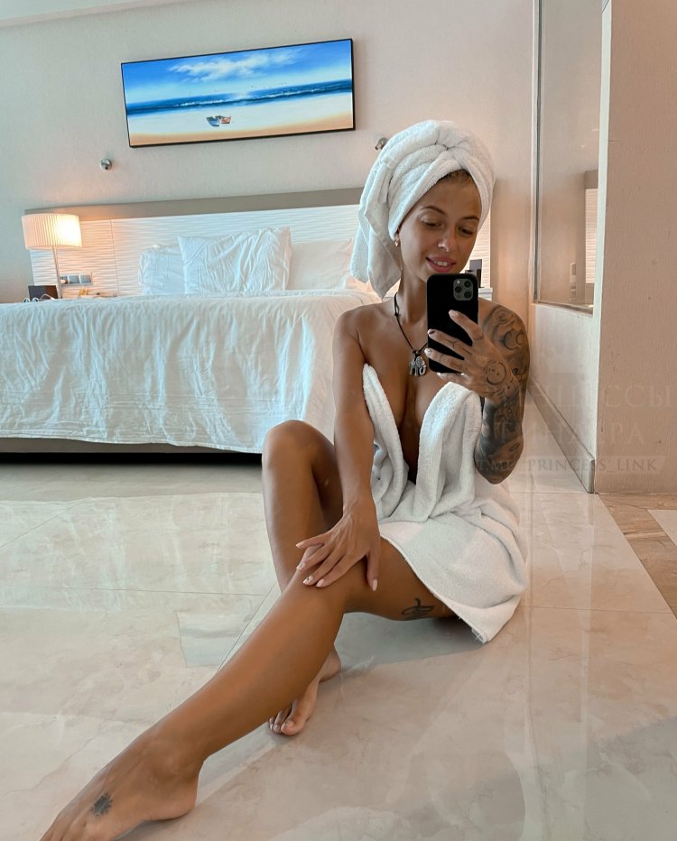 Snowgonewilder Snow Anna