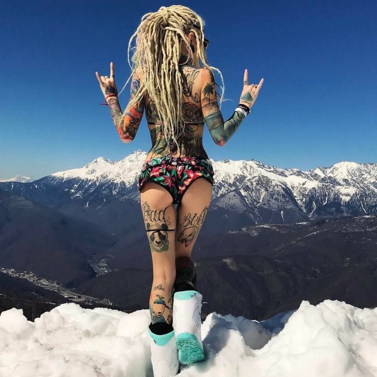 Tattooed girls in the mountains