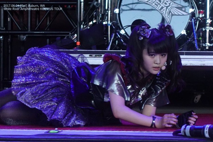 MOAMETAL without suit