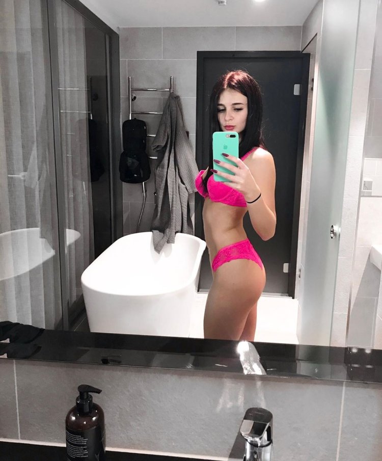 Maria Grinko Kate Rich selfie