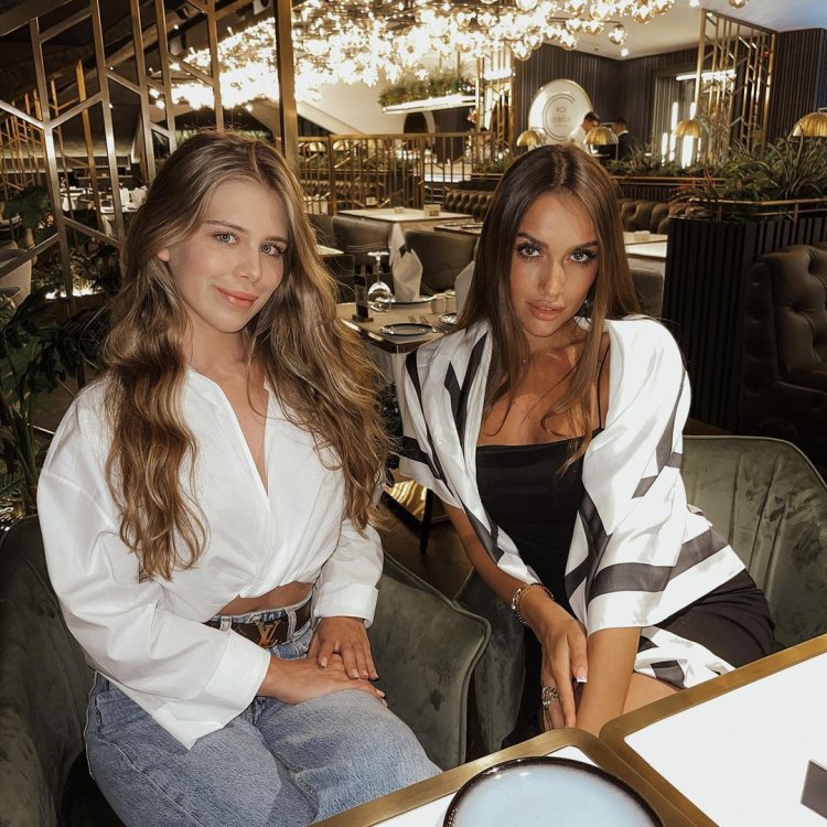 Luxury girl parameters