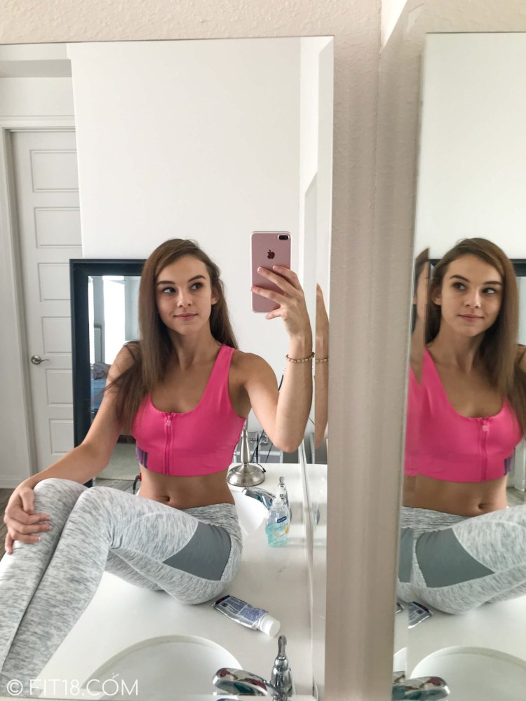 Bella Rolland, Ellie Eilish