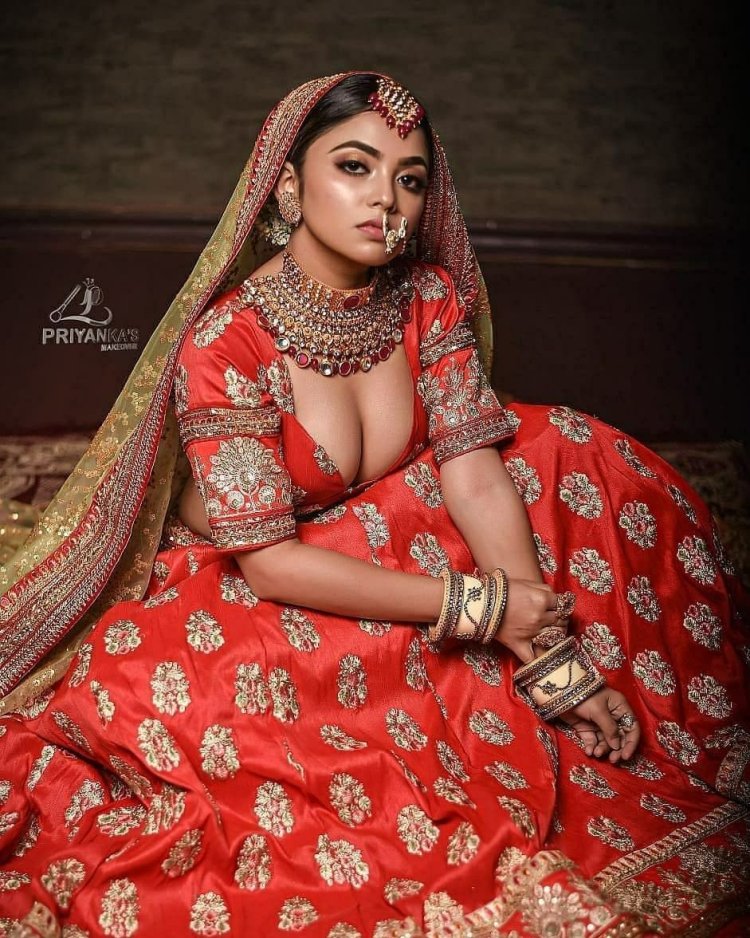 India sari open actress