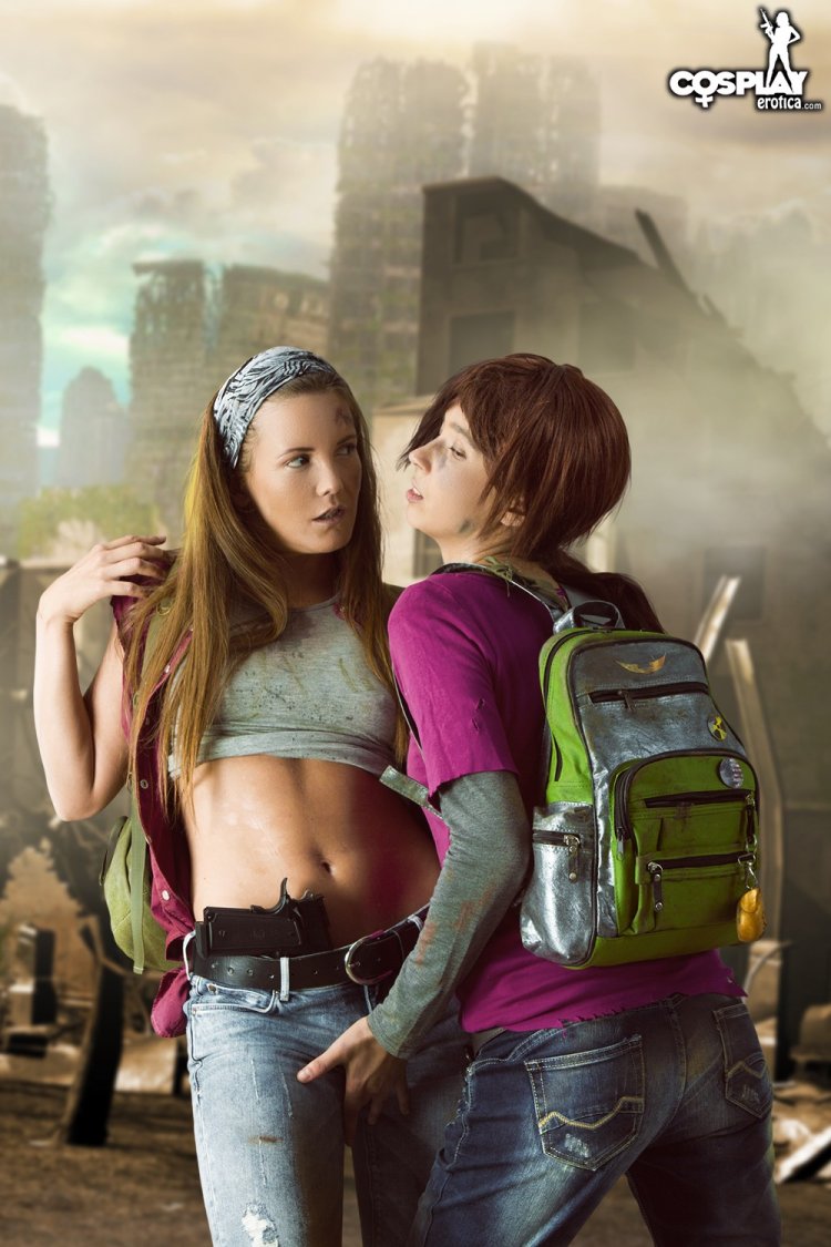 Cosplay Erotica Tess and Ellie lesbian pics