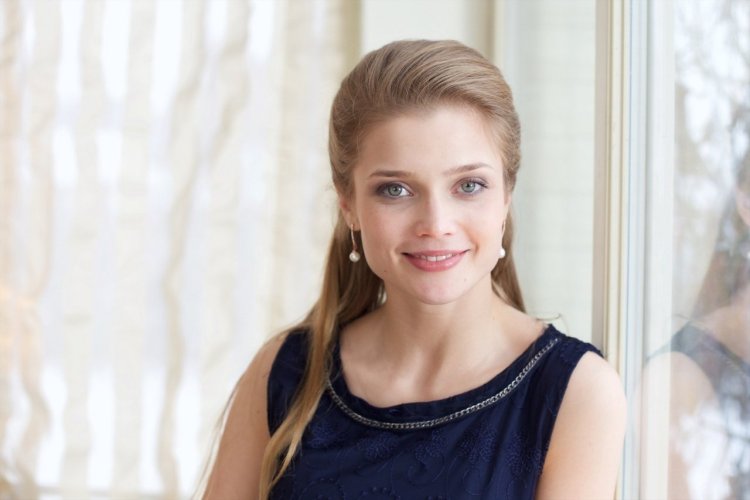 Alina Kiziyarova SASHATANYA