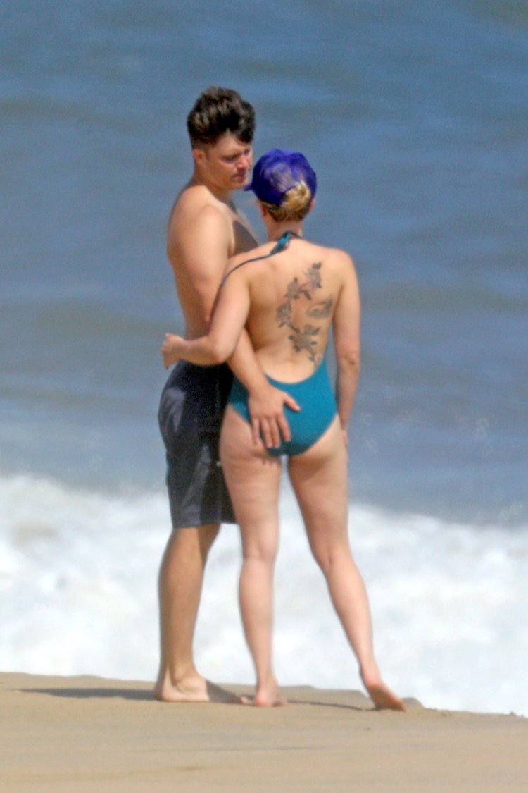 Scarlett Johansson on the beach with fiance Colin Jost