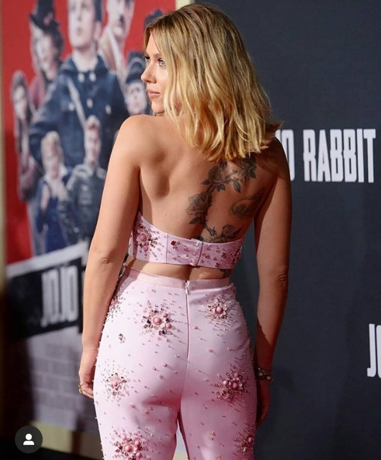 Scarlett johansson plum