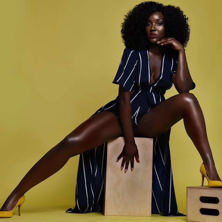 Dark-skinned long-legged model